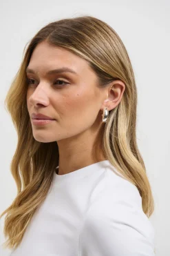 Bold Macaroni Loop Earring Silver