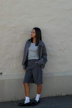 Brooks Bermuda Short Charcoal