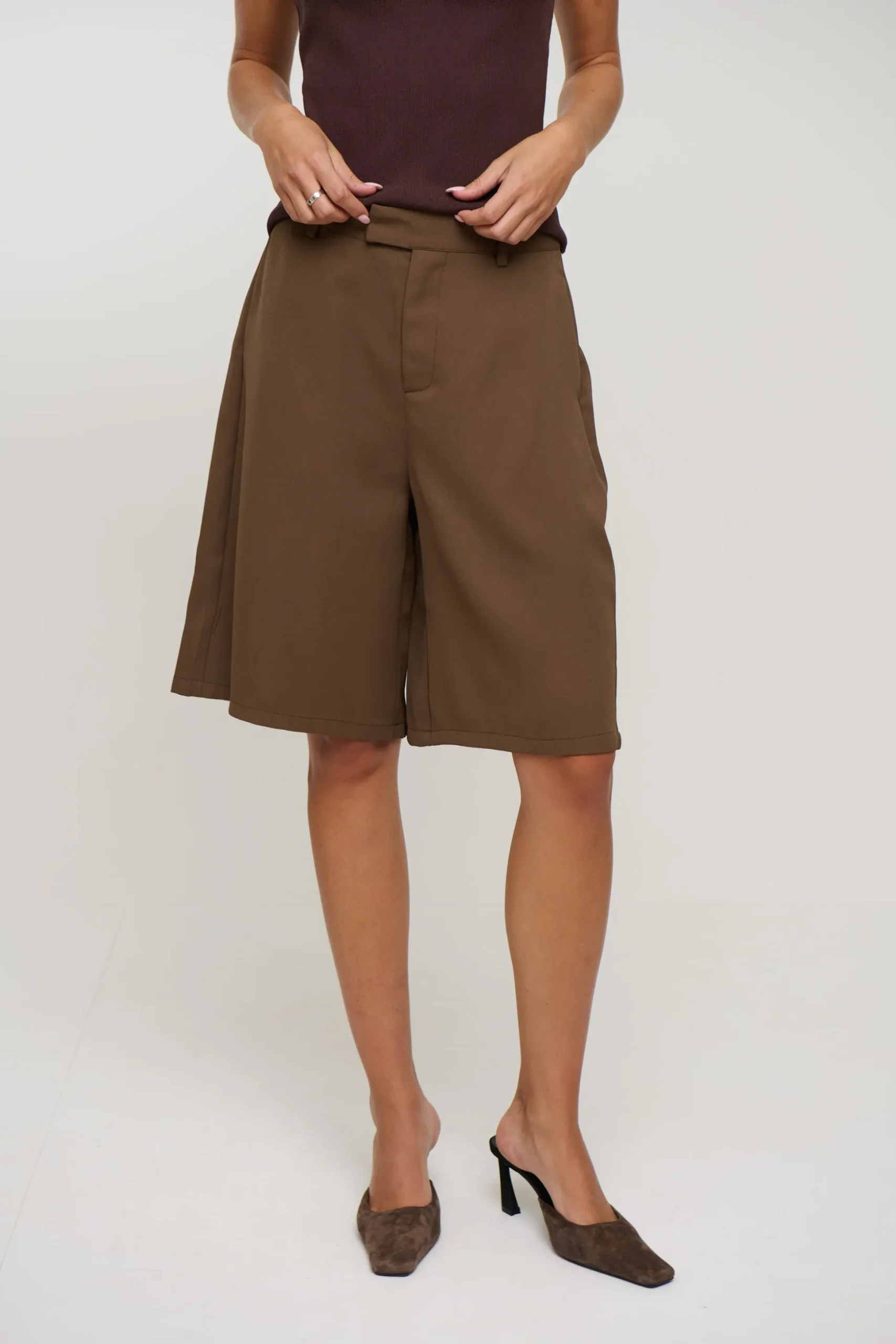 Brooks Bermuda Short Chocolate