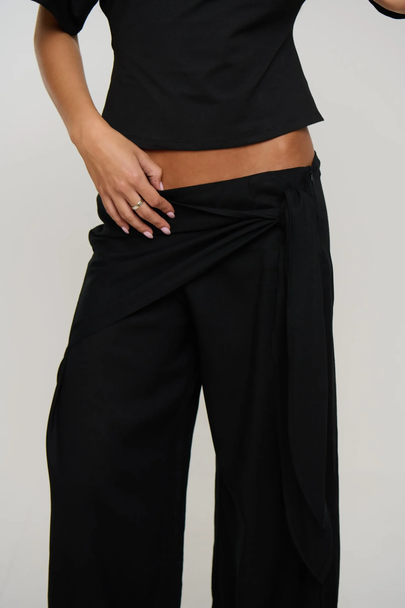 Jamillah Pant Black