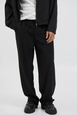 Lenny Pleat Straight Pant Black