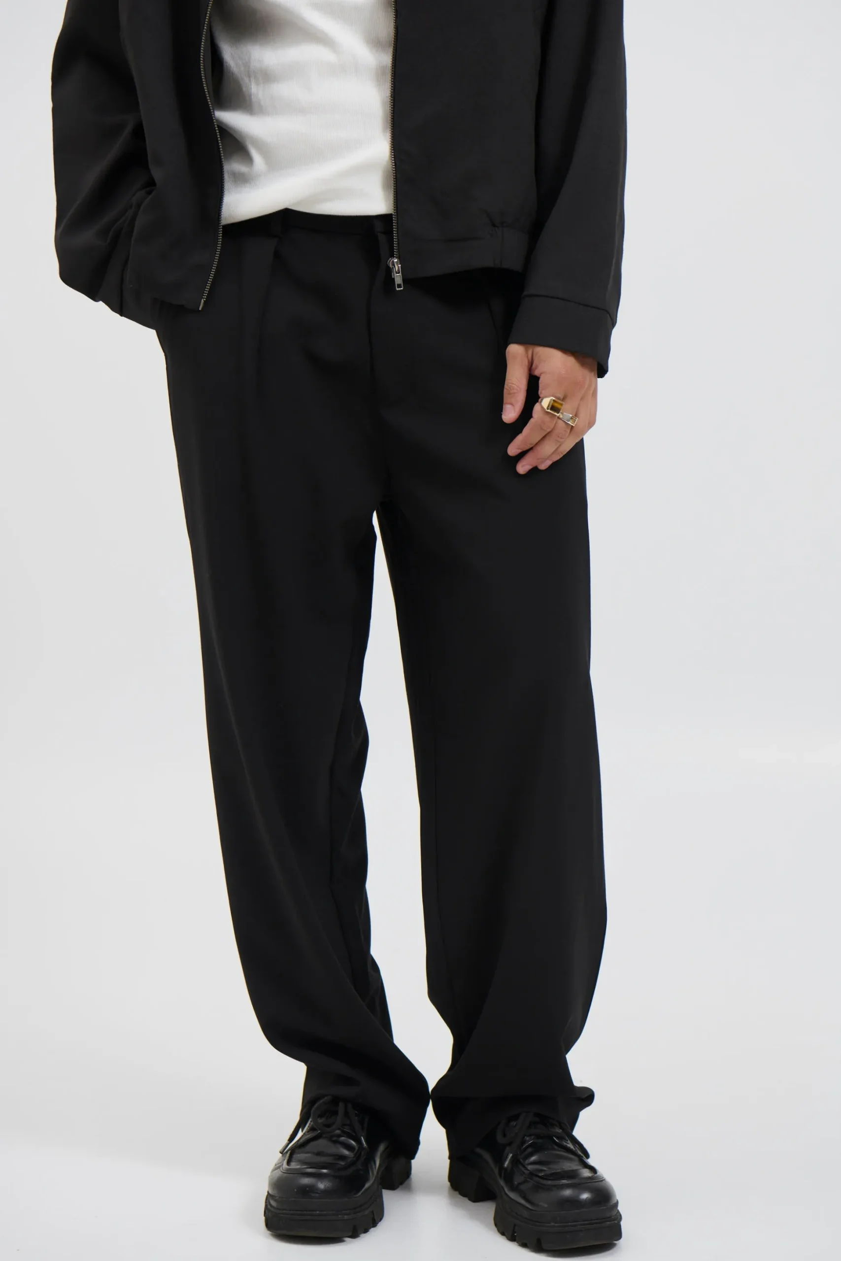Lenny Pleat Straight Pant Black
