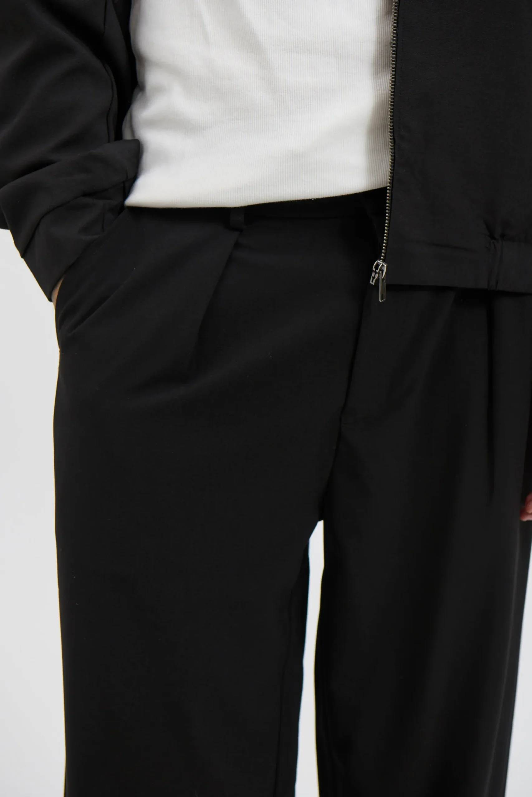 Lenny Pleat Straight Pant Black