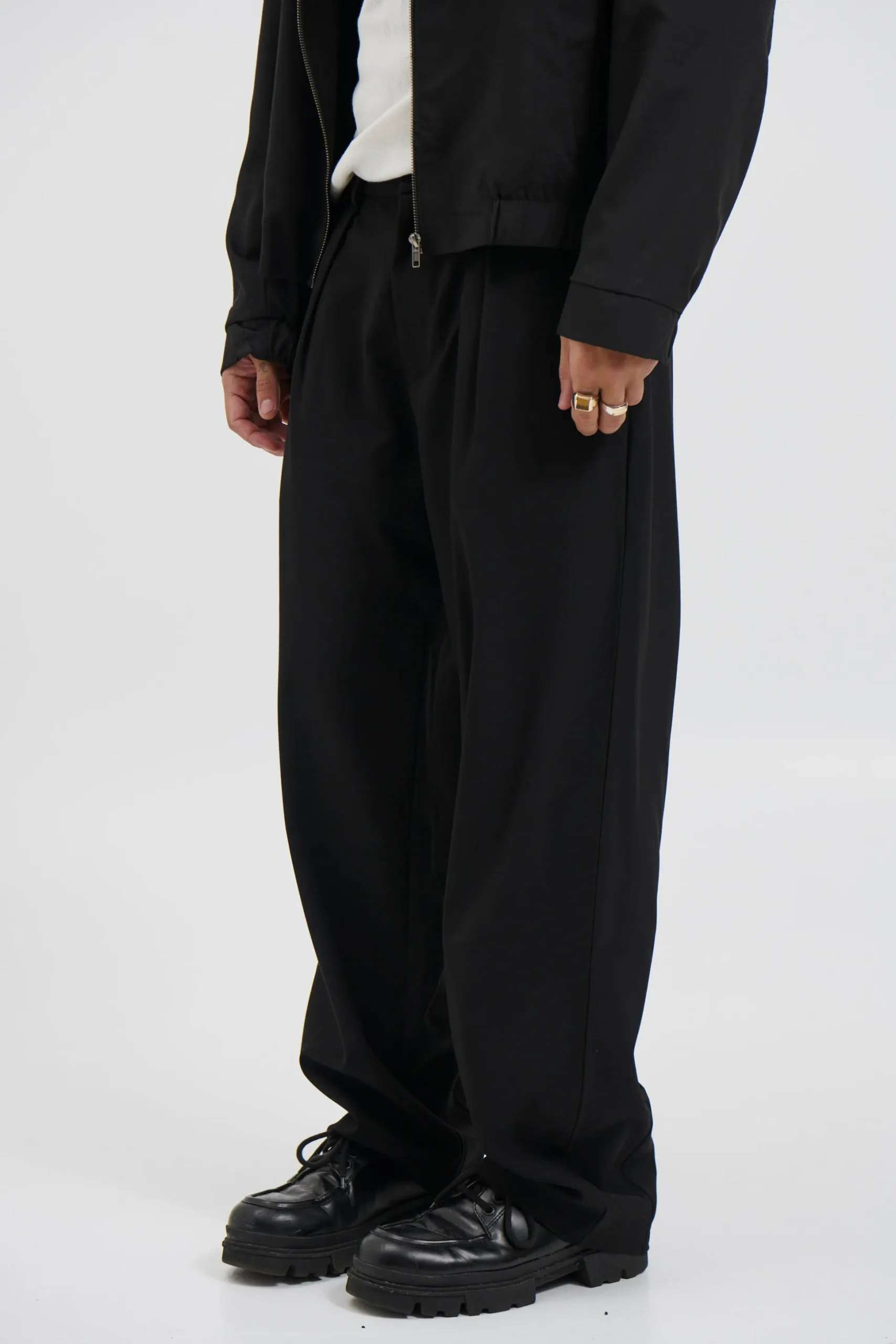 Lenny Pleat Straight Pant Black