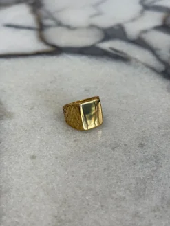 Rectangle Signet Ring Gold
