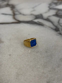 Stone Signet Ring Gold