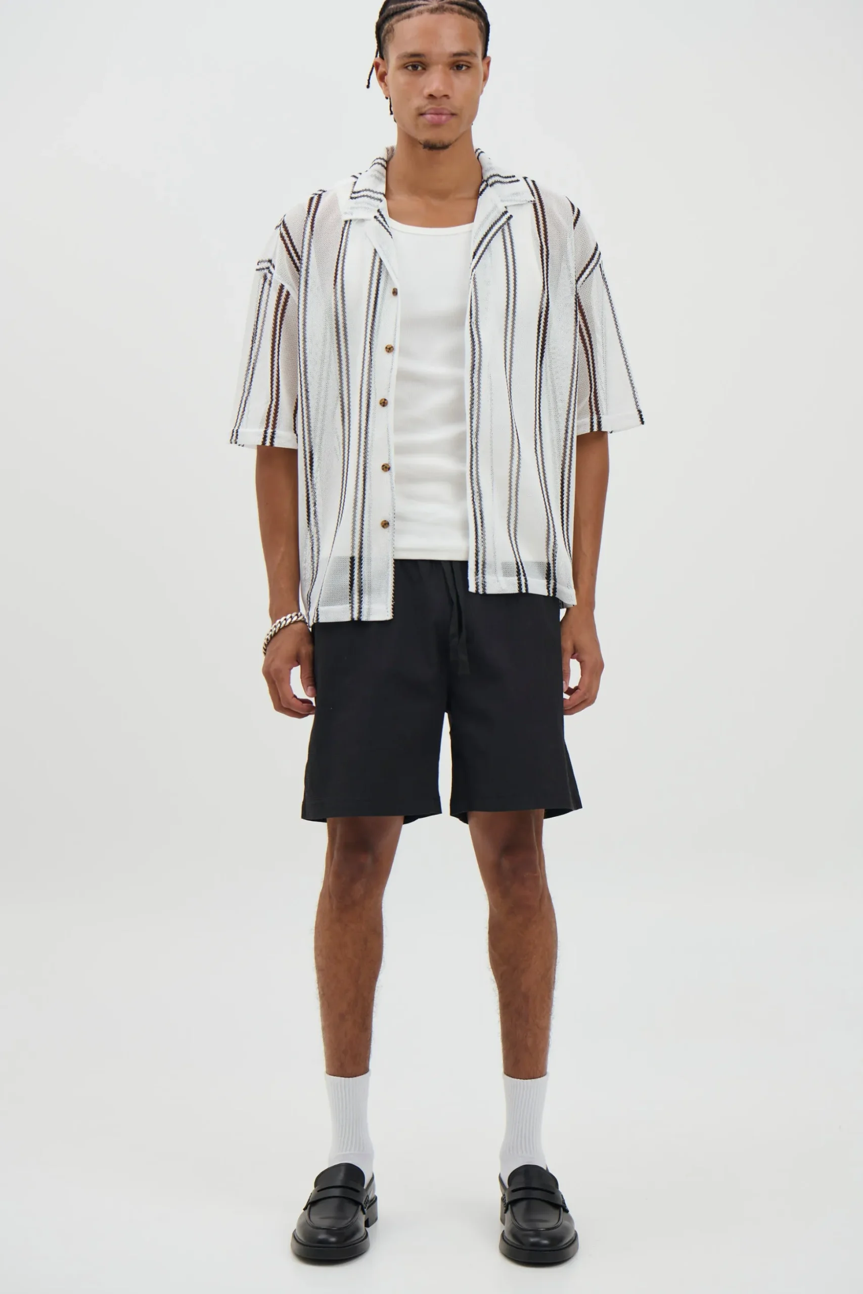 Texture Walk Short Black