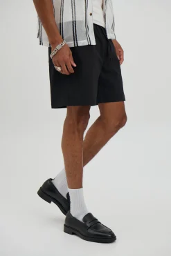 Texture Walk Short Black