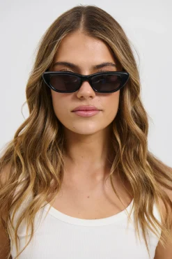 The Caroline Black/Black