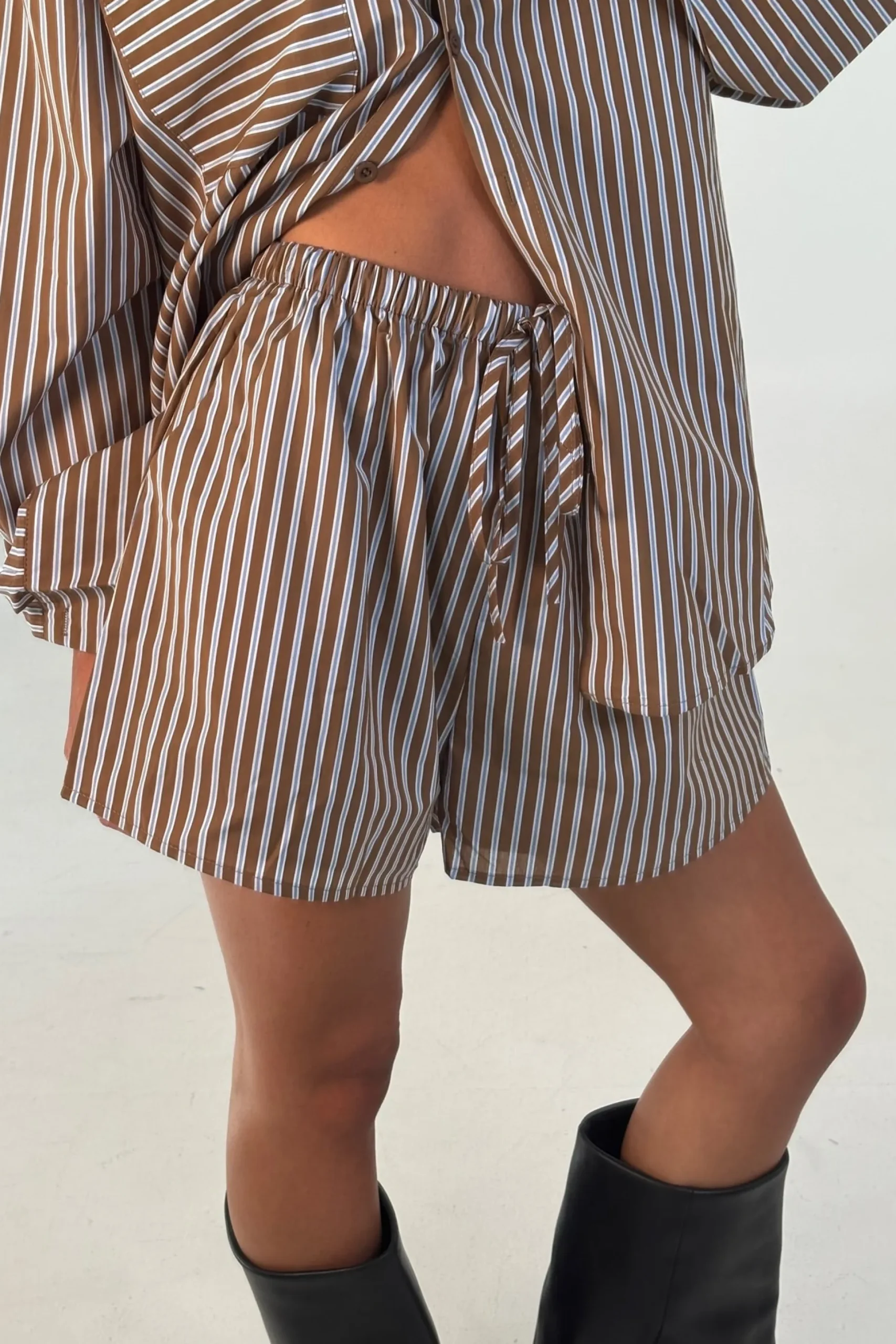 Wilson Set Chocolate